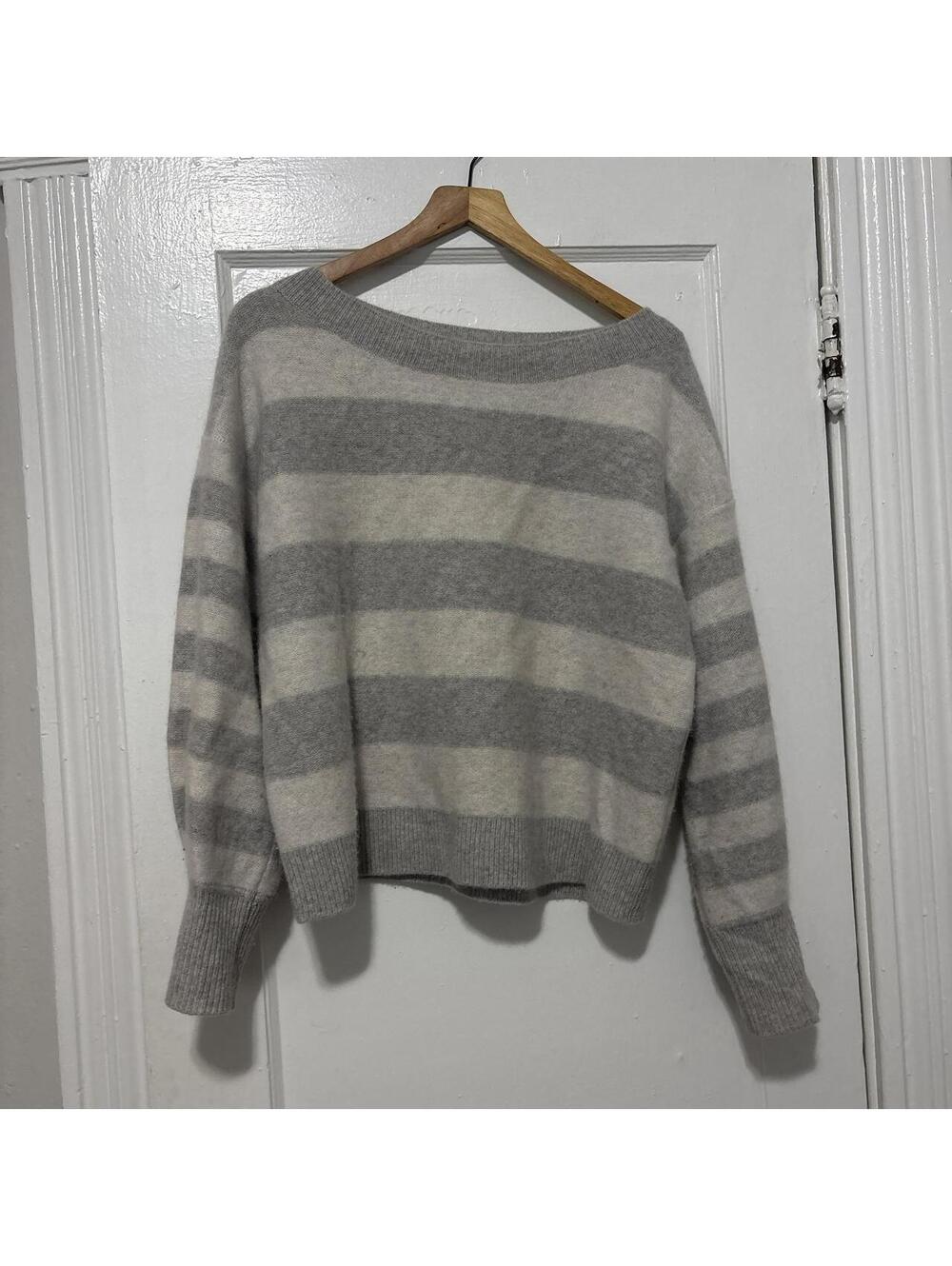 Club Monaco Women's Grey and Multi Jumper